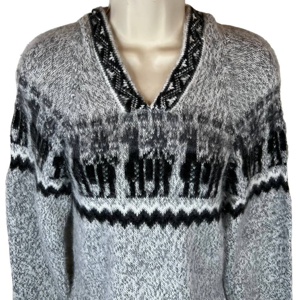 Peruvian Wool Blend Sweater in Gray and Black Women's Size Medium - Picture 2 of 9